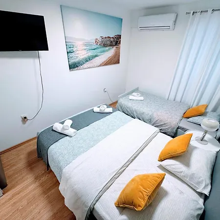 Blago Star Center Σπλιτ