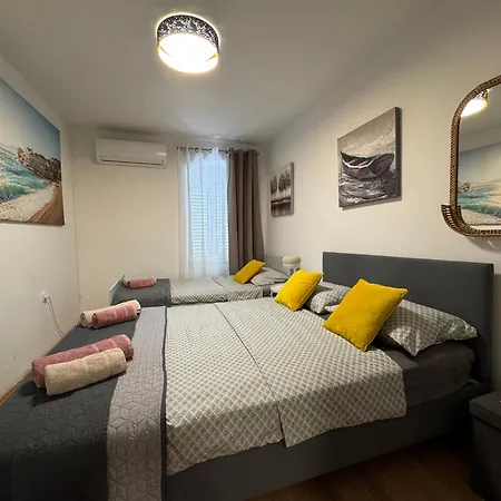 Blago Star Center سبليت