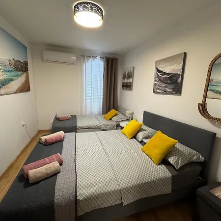 Blago Star Center شقة سبليت